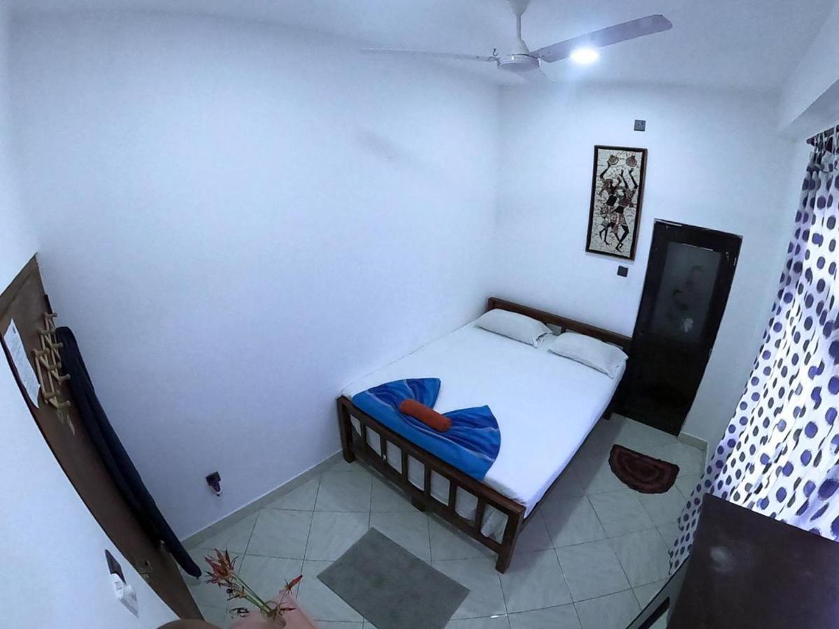 Happy Tuna Guesthouse ฮิกคาดูวา ภายนอก รูปภาพ
