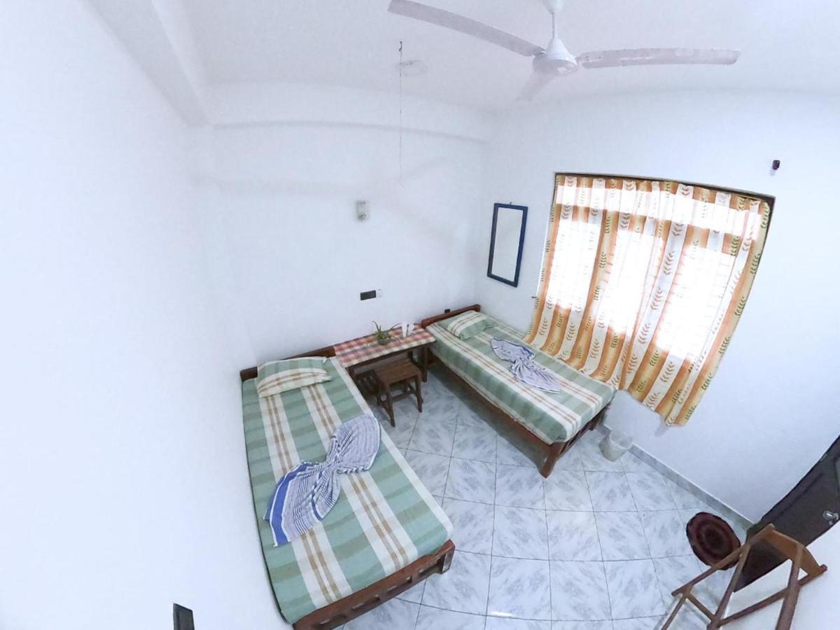 Happy Tuna Guesthouse ฮิกคาดูวา ภายนอก รูปภาพ