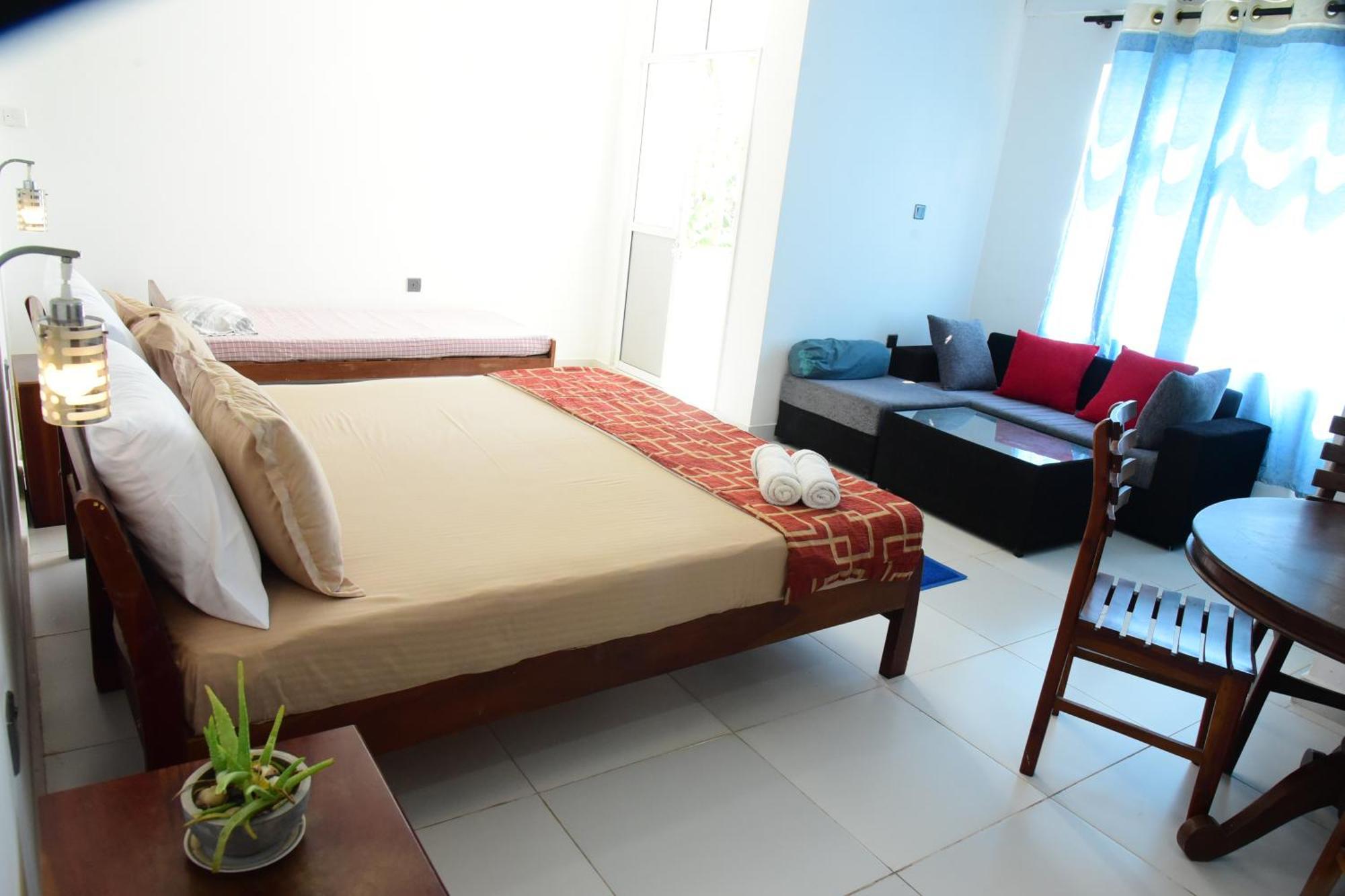 Happy Tuna Guesthouse ฮิกคาดูวา ภายนอก รูปภาพ