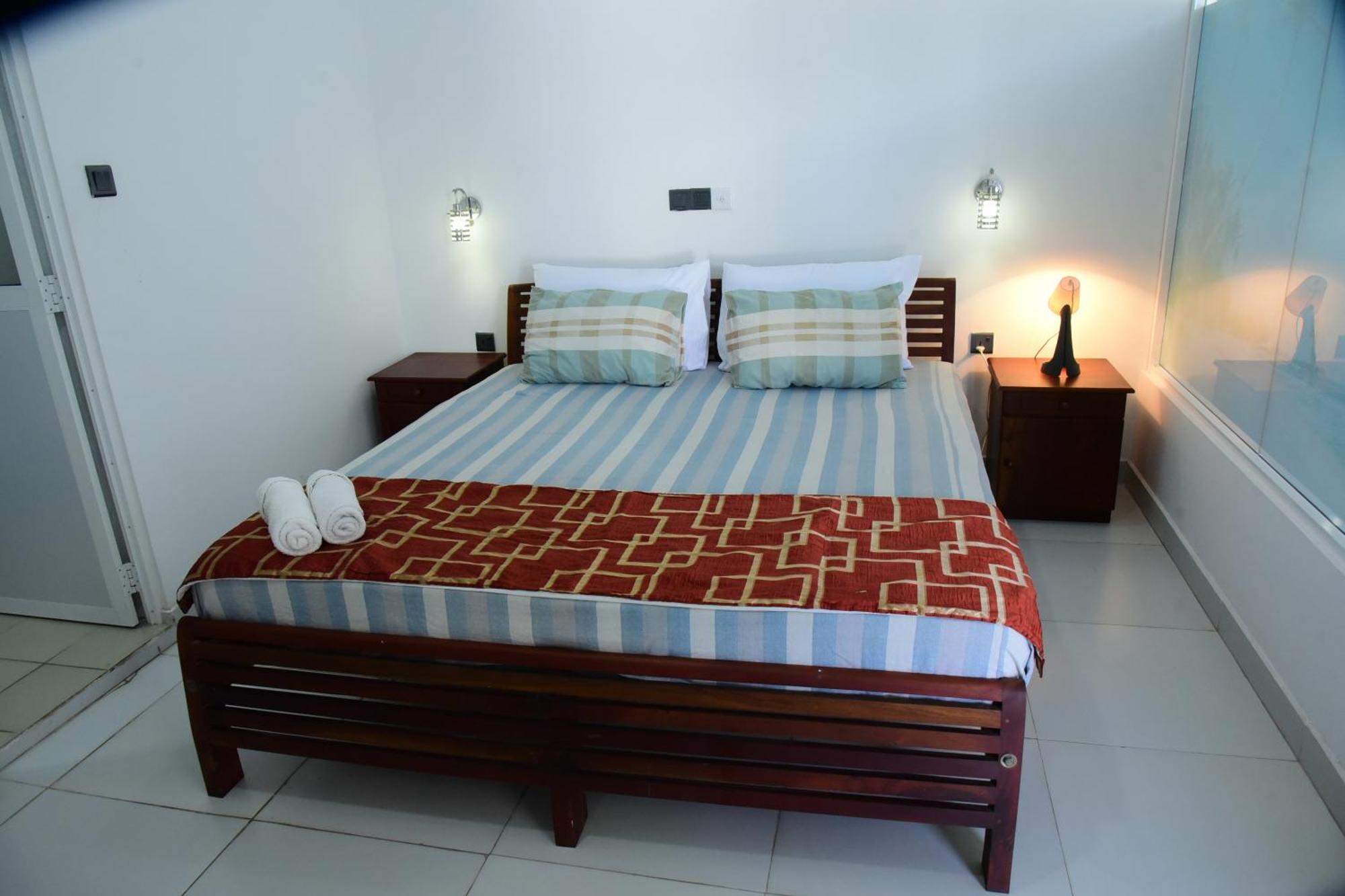 Happy Tuna Guesthouse ฮิกคาดูวา ภายนอก รูปภาพ