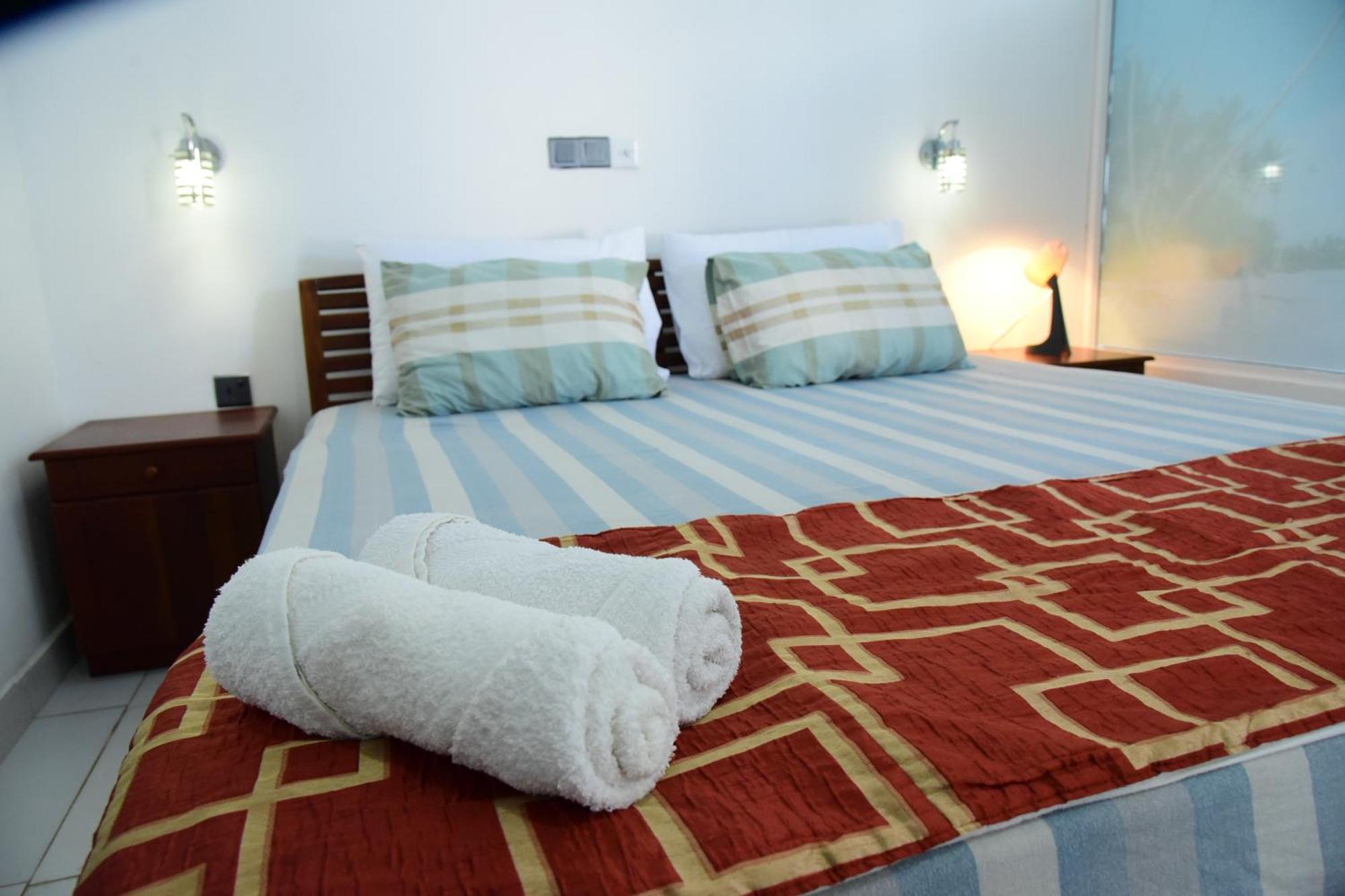 Happy Tuna Guesthouse ฮิกคาดูวา ภายนอก รูปภาพ
