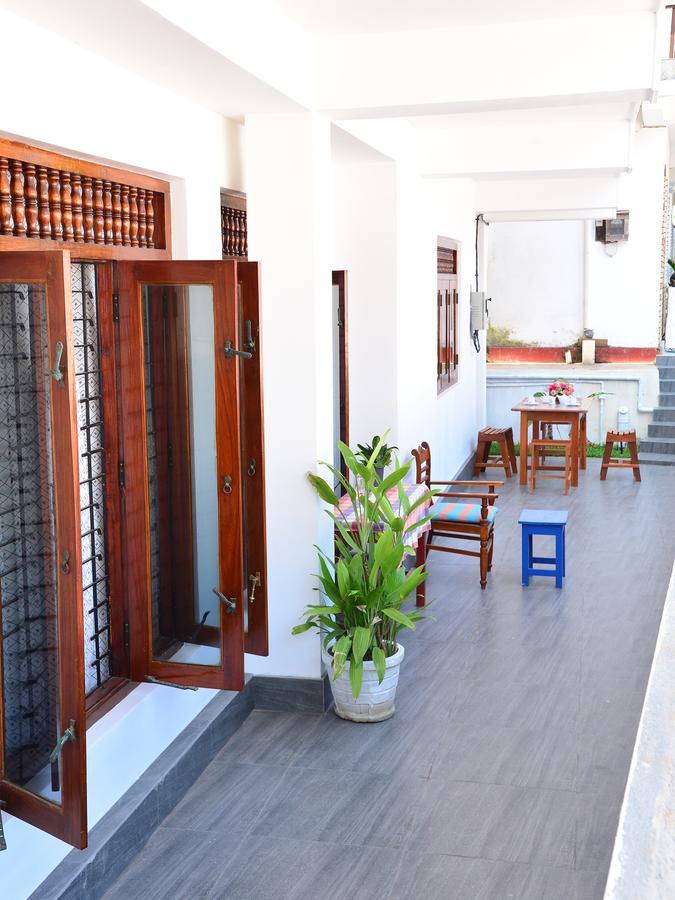 Happy Tuna Guesthouse ฮิกคาดูวา ภายนอก รูปภาพ