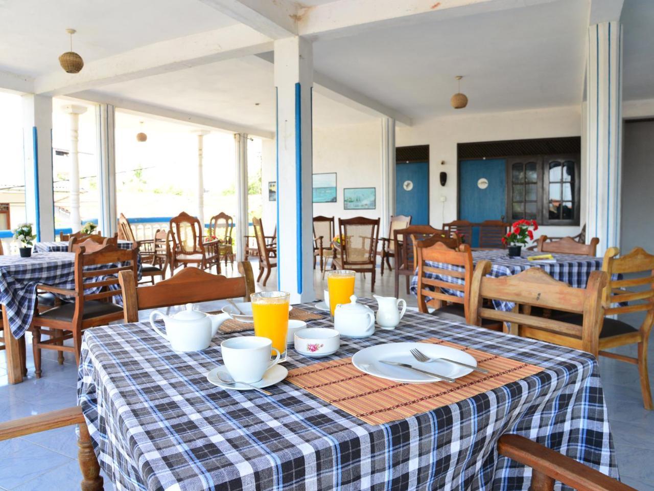 Happy Tuna Guesthouse ฮิกคาดูวา ภายนอก รูปภาพ